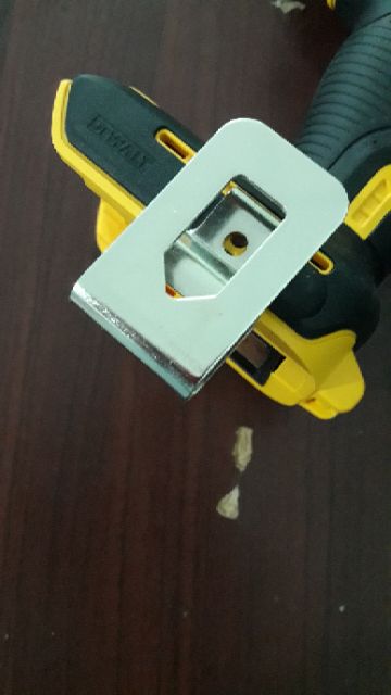 Móc treo cho máy khoan , máy vặn vít kiểu pin trượt 20v