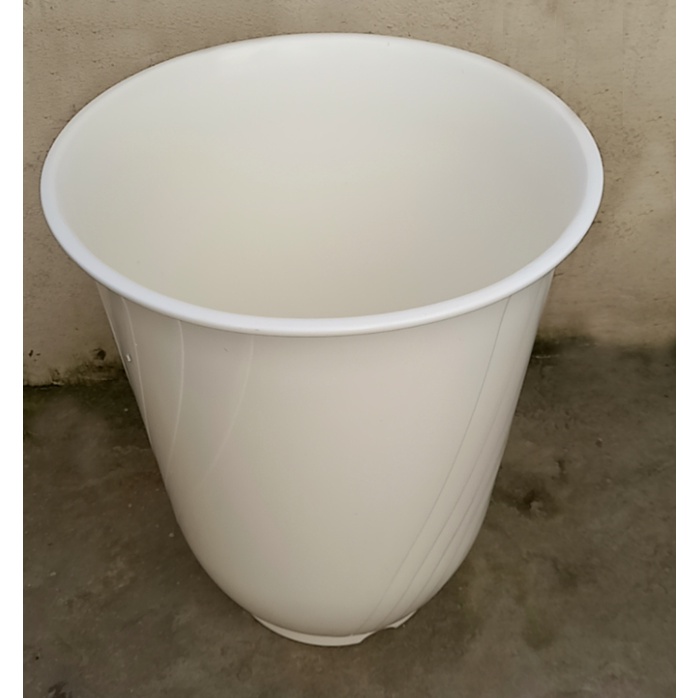 châu nhựa hình bom trồng cây cao cấp màu trắng