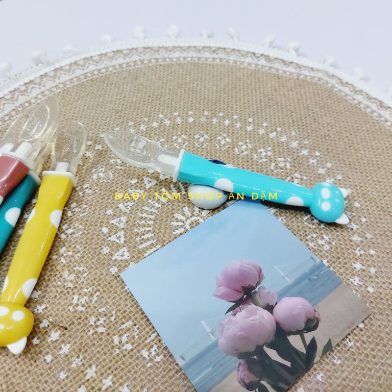 Thìa SILICON nông lòng, mềm cho bé ăn dặm NPP Baby Tôm