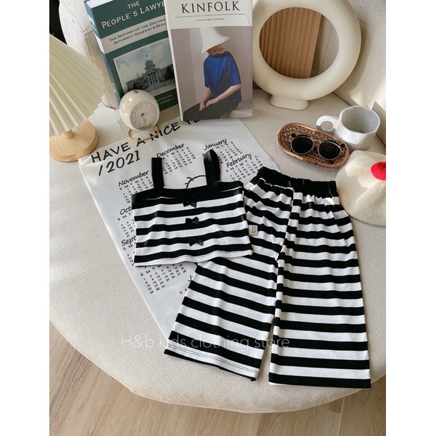 Bộ sọc ngang 3 nơ quần sớ cho bé gái