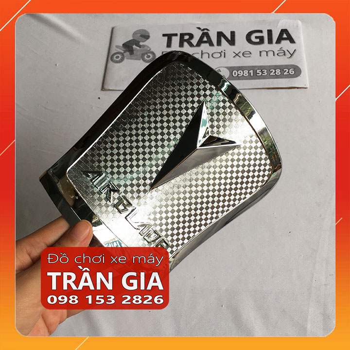 Ốp nắp bình xăng xe AB airblade 2013-2014-2015 xi inox crom - phụ kiện trang trí air blade