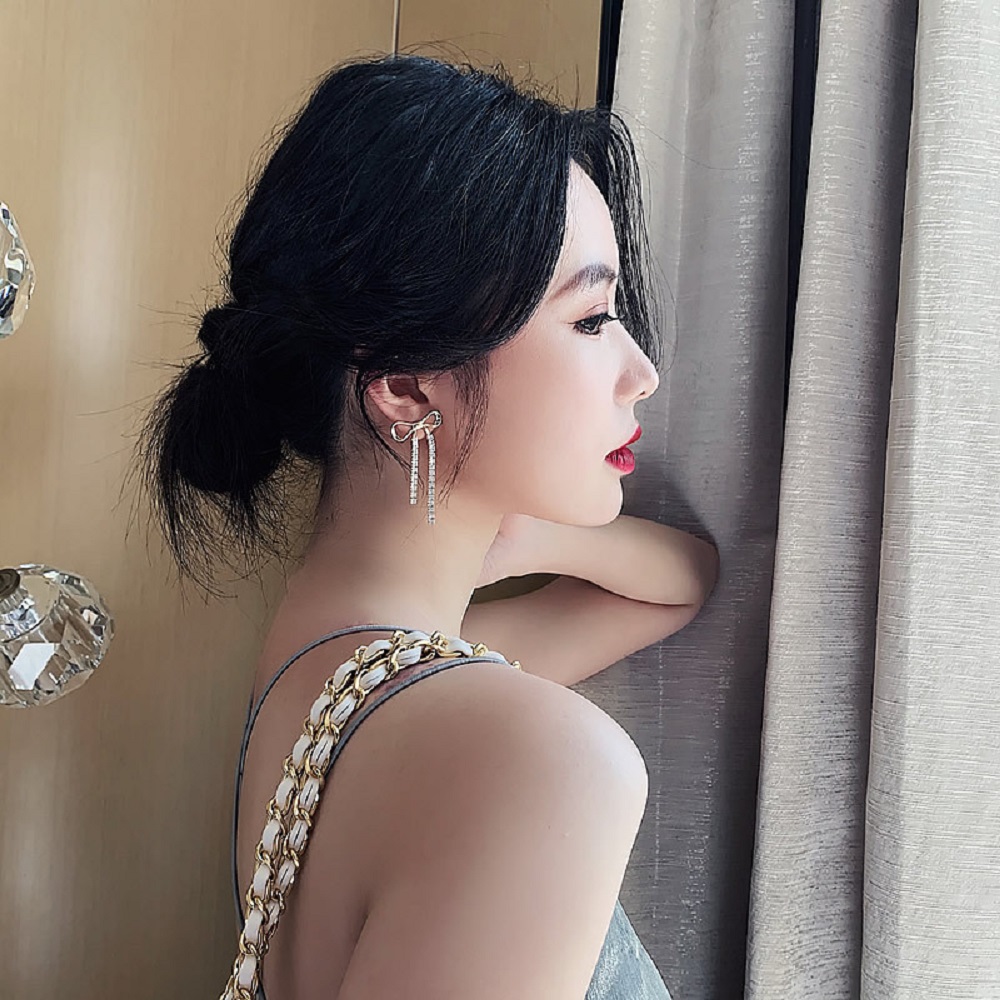 Đôi Khuyên Tai Dáng Dài Đính Đá Kiểu Dáng Hình Học Thời Trang Cho Nữ