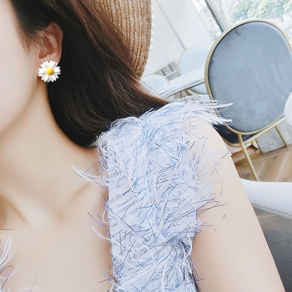 Đôi bông tai mặt hình hoa cúc nhỏ xinh thời trang cho nữ