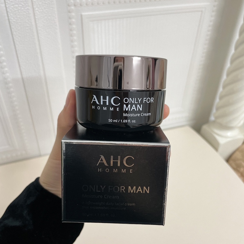 AHC Kem Dưỡng Ẩm Kiềm Dầu Làm Trắng Da Cho Nam 50ml