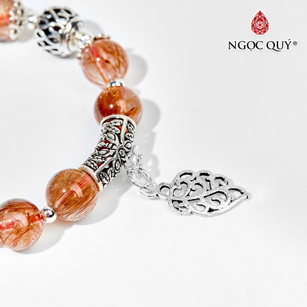 Vòng tay TA tóc đỏ charm lá hạt 8mm - Ngọc Quý