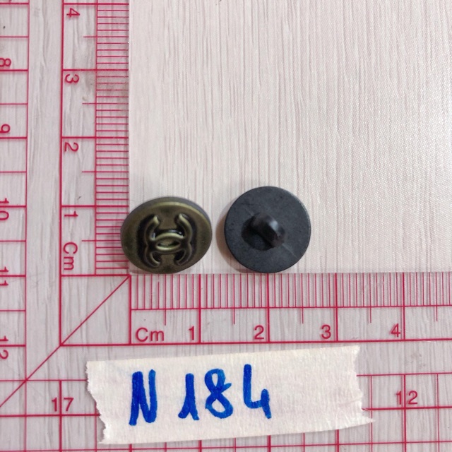 Combo 10 nút áo tròn hình N182-185