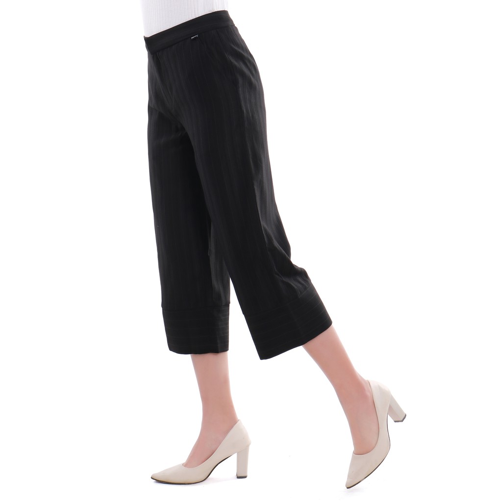Quần lửng nữ Narsis P9021 kẻ đen