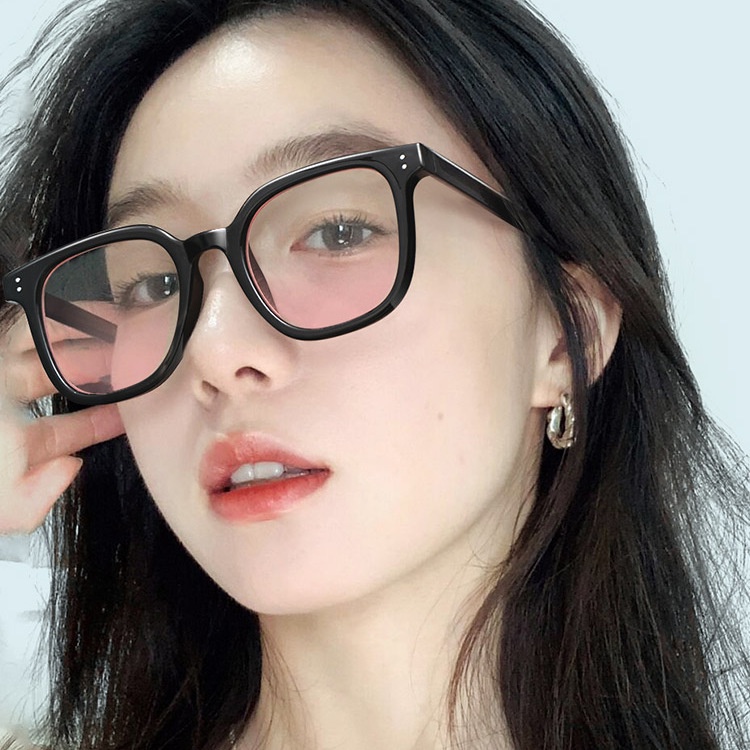 Mắt kính râm mát nữ chữ V gọng kính vuông màu sắc thời trang đẹp cá tính, đi biển, chụp ảnh kỷ yếu iLita hottrend