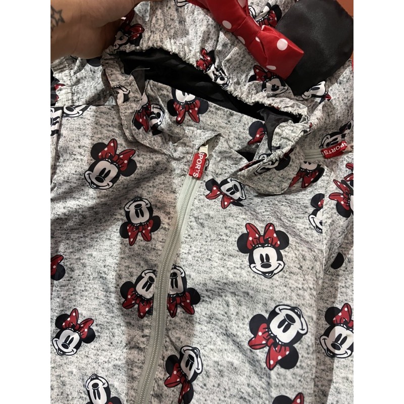 ÁO KHOÁC GIÓ H&M MINIE MŨ DƯ XỊN