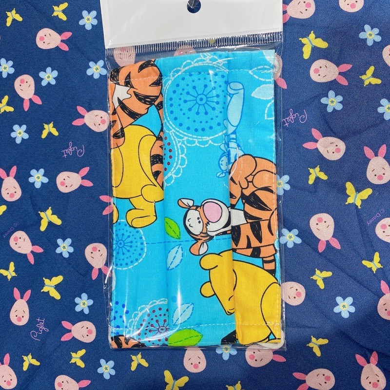 Khẩu trang vải kiểu y tế hình gấu Pooh | BigBuy360 - bigbuy360.vn