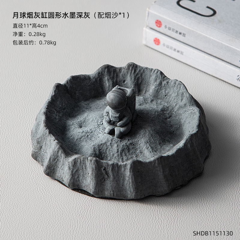 Gạt Tàn Thuốc Cao Cấp Thiết Kế Hình Phi Hành Gia Độc Đáo Phong Cách Bắc Âu Sang Trọng