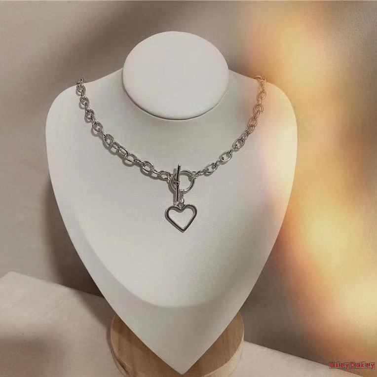 Dây chuyền mặt hình trái tim rỗng thời trang cá tính dành cho nữ