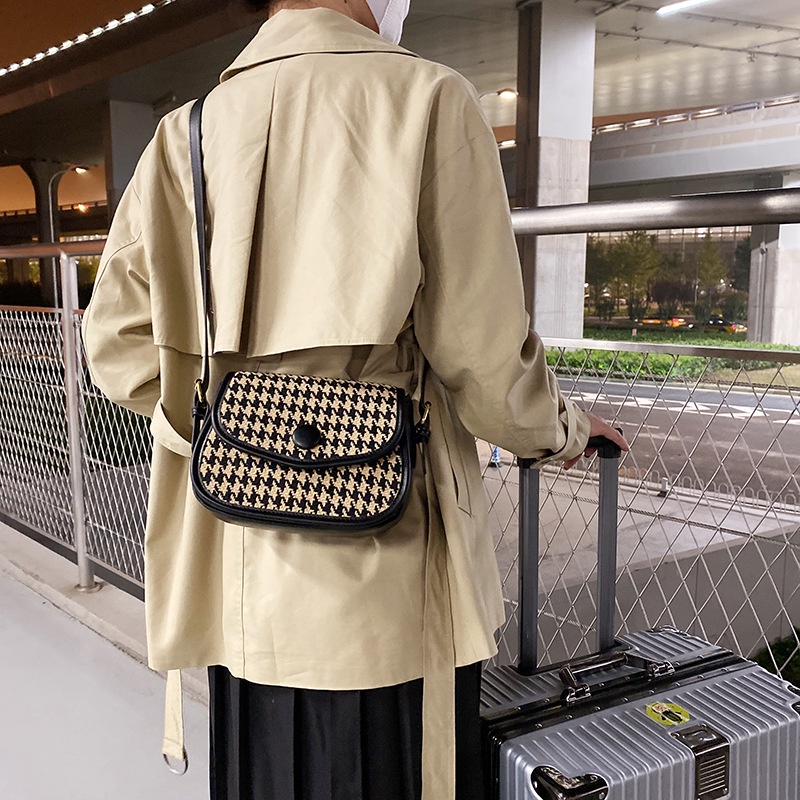 Túi đeo vai hình vuông cỡ nhỏ bằng vải len phối màu tương phản thời trang thu đông mới 2021