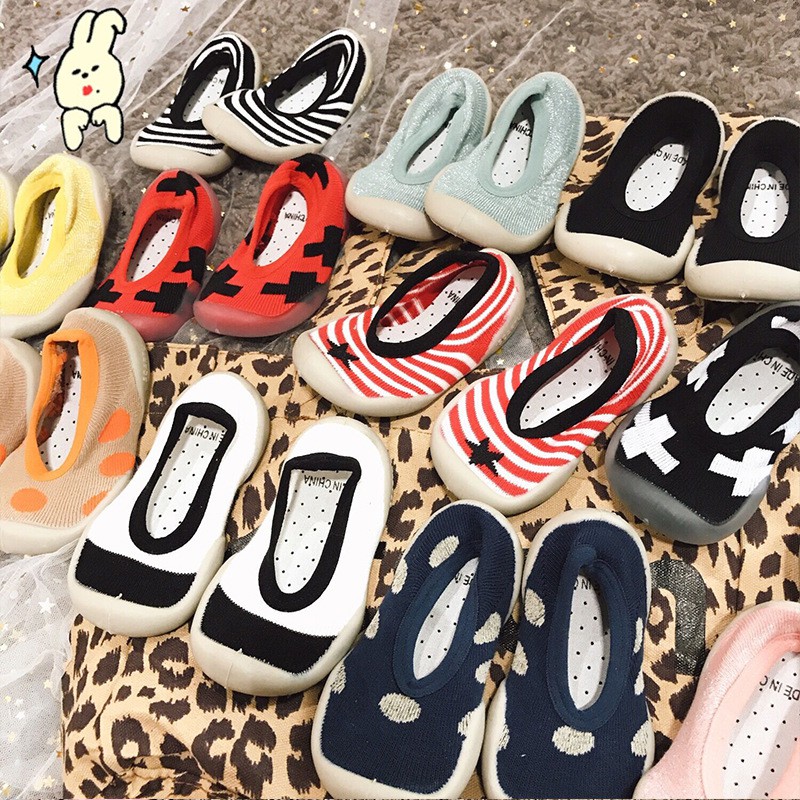 Vớ đi trong nhà cho trẻ