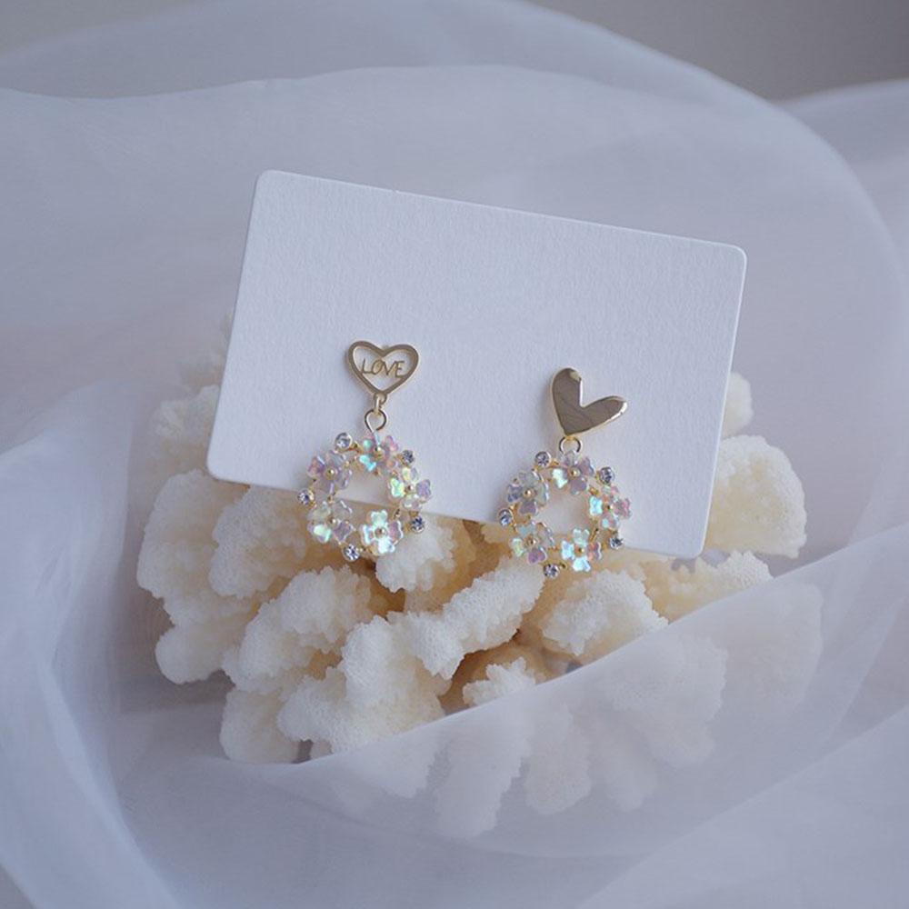 Khuyên Tai Hình Trái Tim Và Chữ Love Nhiều Màu Sắc