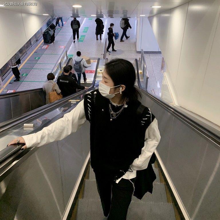 ♙№Set áo len không tay hở vai và chân váy đen phong cách One Piece | BigBuy360 - bigbuy360.vn