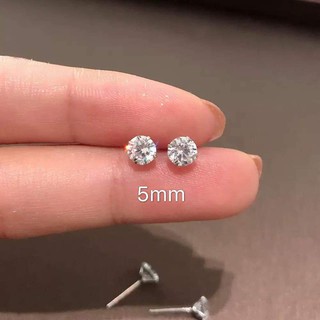 1 chiếc nụ tai bạc gắn đá trắng cỡ 5mm