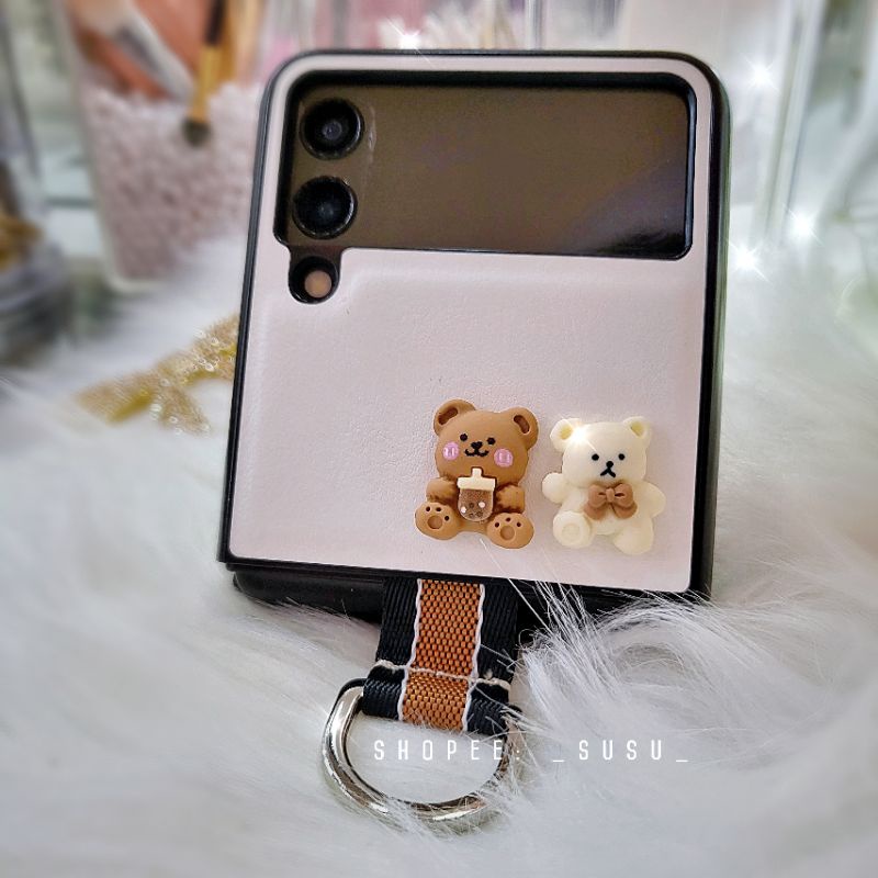 Ốp Samsung Z Flip 4 - Z Flip 3 - Z Flip3 - Flip4 5G vân da trắng charm dễ thương cute có khóa đeo tay