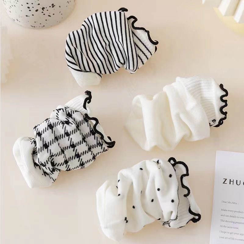 Tất vớ cổ ngắn nữ họa tiết dễ thương, chất liệu cotton co giãn 4 chiều - Sope Shop