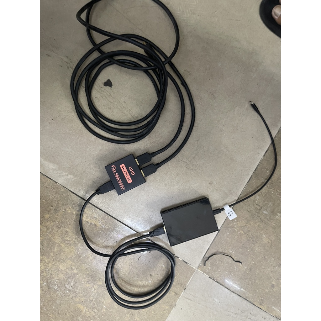 Bộ chuyển đổi HDMI và dây HDMI để xuất tín hiệu từ màn hình zin xe ô tô ra màn hình gối đầu qua ngõ HDMI