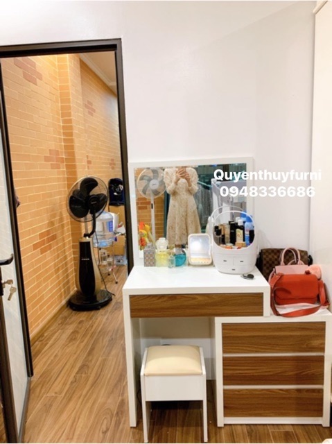 Bàn trang điểm BT18