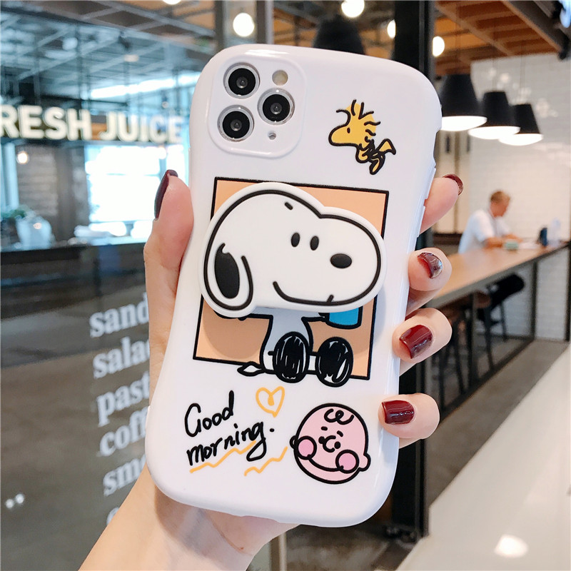 Ốp điện thoại mềm chống sốc in hình Charlie/Snoopy kèm giá đỡ cho iPhone13 Pro max 12/11 Pro max 7plus 8plus XR XSMAX