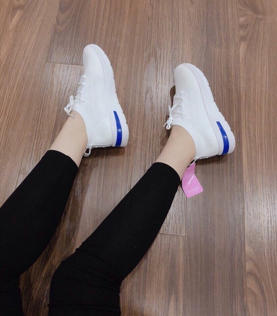 Giày thể thao kẻ gót có dây | BigBuy360 - bigbuy360.vn