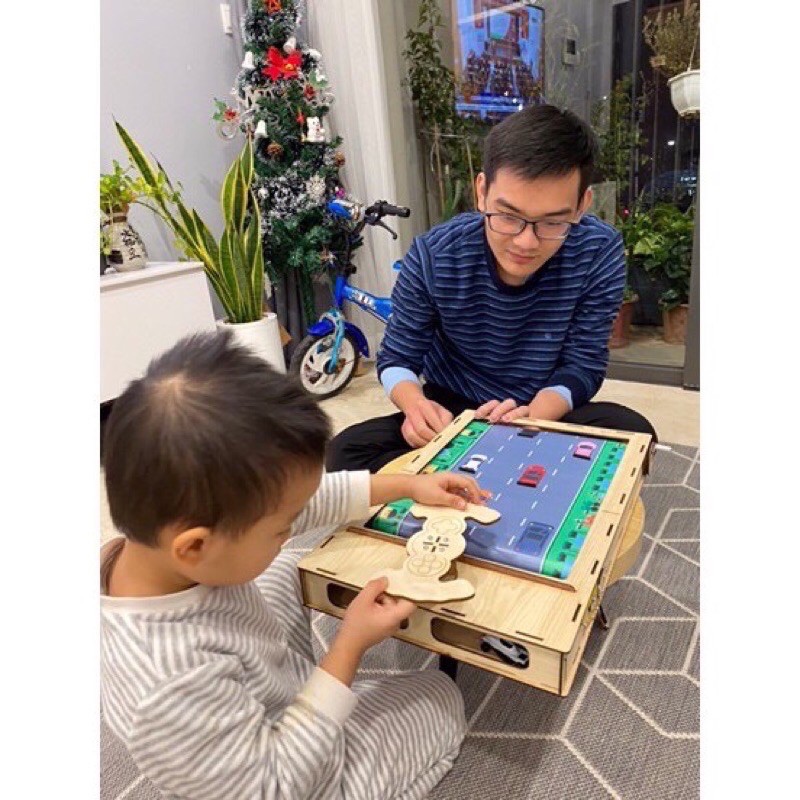 Bộ đồ chơi đua xe handmade, đường đua siêu tốc, thúc đẩy tiềm năng trẻ