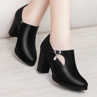 Giày boot nữ khoét hình bán nguyệt - Giày boot cao gót 7cm - Linus LN1682