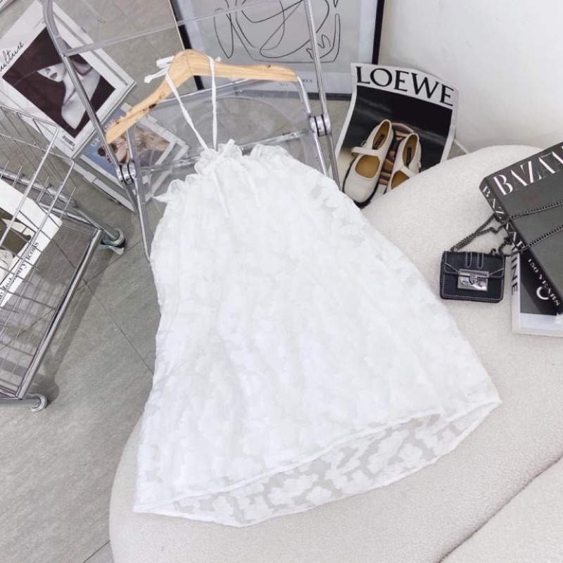 Đầm cổ yếm phối hoa bèo