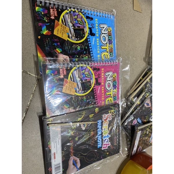 Sổ tay ma thuật nhiều màu sắc kiểu Graffiti
