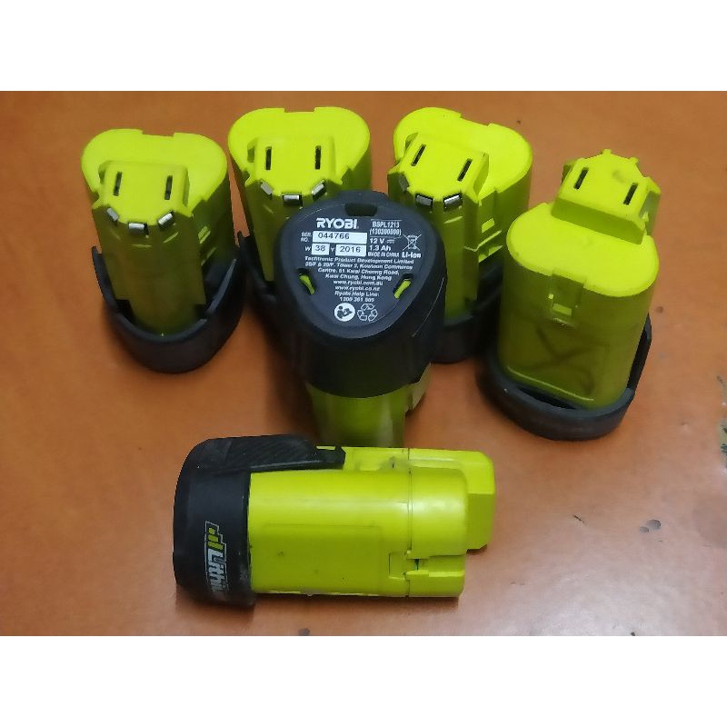 Máy khoan mini Ryobi RCD1202