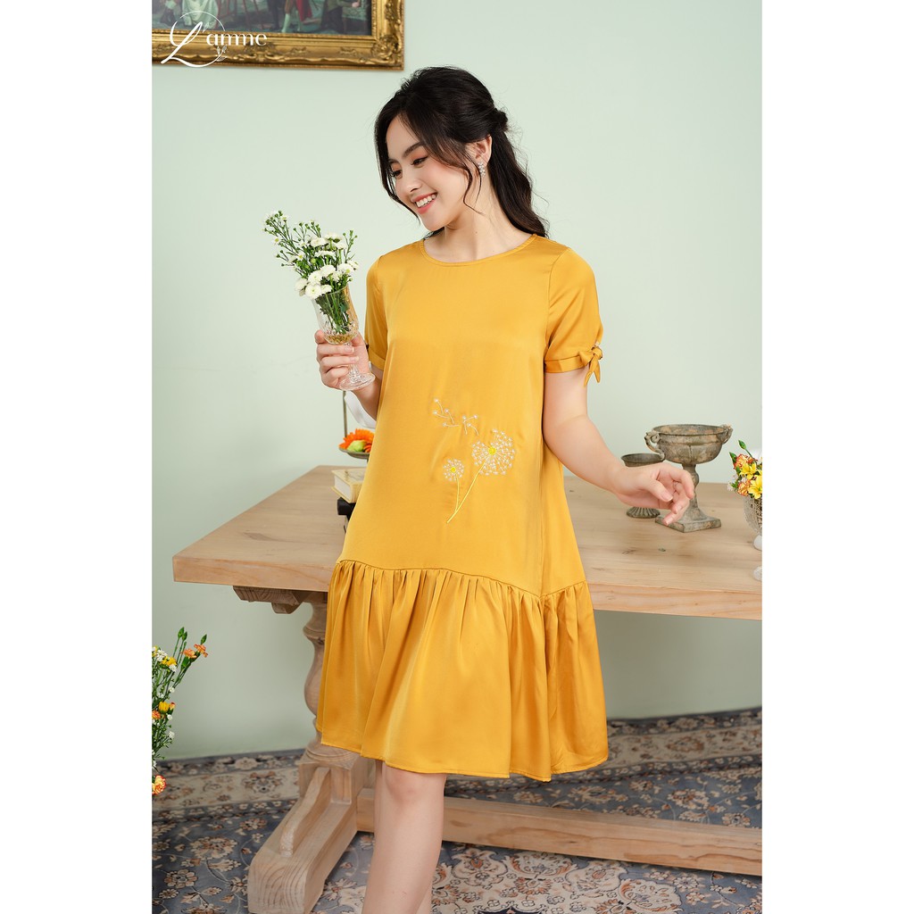 Đầm bầu đẹp Delia Dress chất lụa mềm mát cùng họa tiết thêu hoa phù hợp mặc đi làm by LAMME