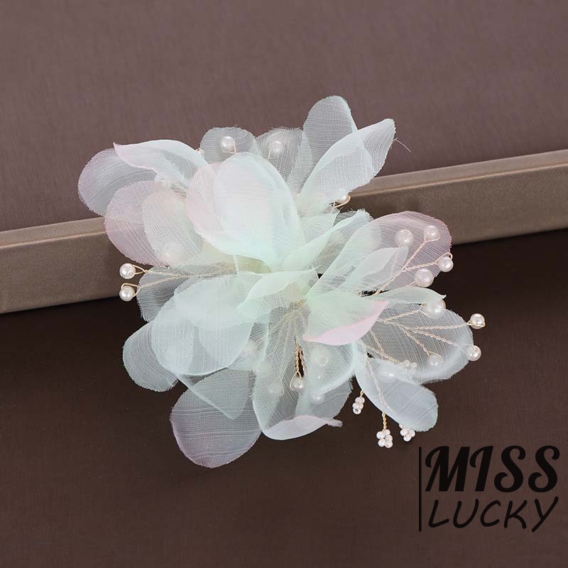 Cài tóc kiểu dáng thời trang thanh tú cho nữ