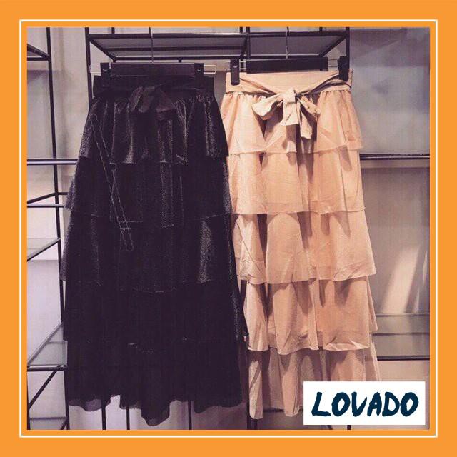 Chân váy dài 5 TẦNG NHŨ lấp lánh nổi bật giữa đám đông