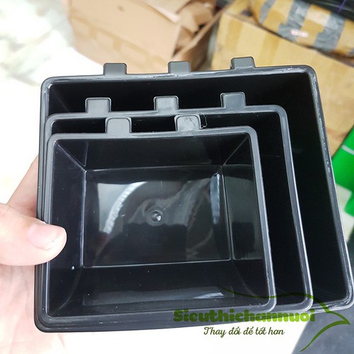 Máng ăn cho gà đá bằng nhựa loại 3 móc treo