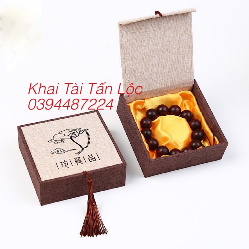 Hộp gấm lót vải vàng Tây Phật cầm tràng hạt đựng chuỗi , vòng phong thủy