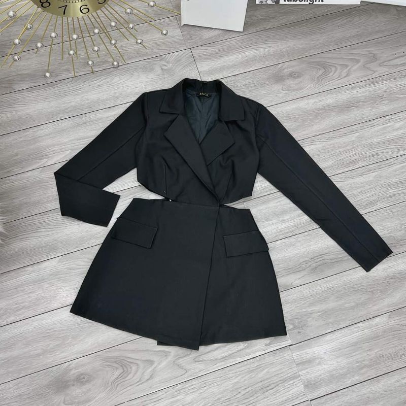 Đầm vest khoét eo tay dài