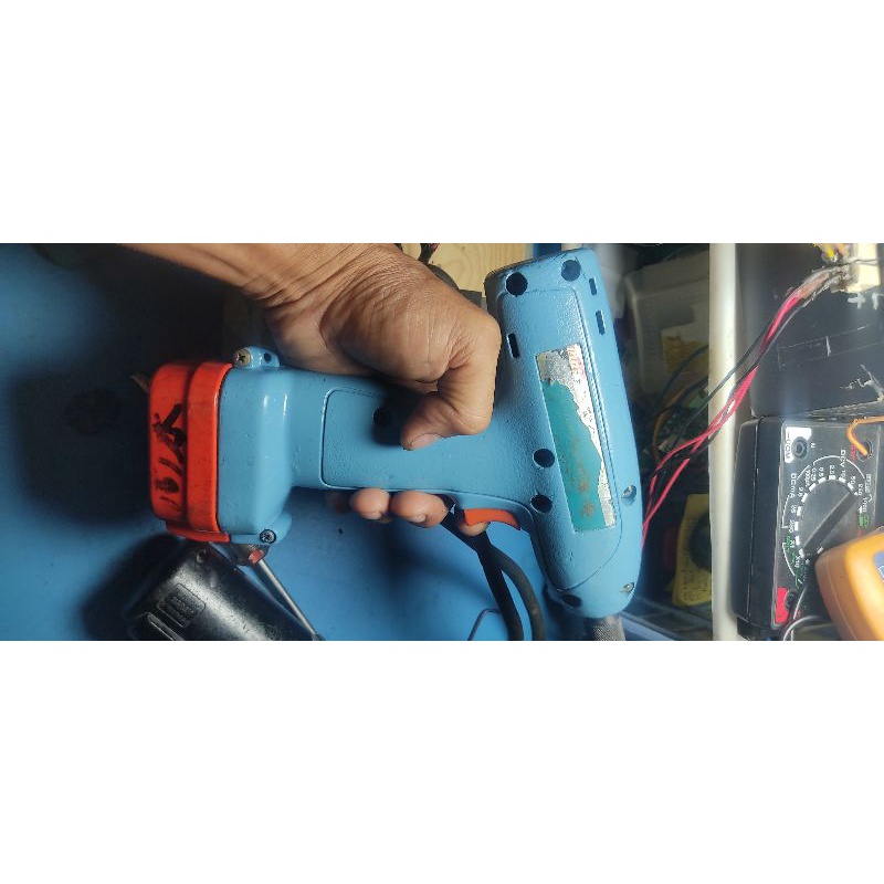 Bắn vít ,khooan pin Đủ pin sạc .chạy full