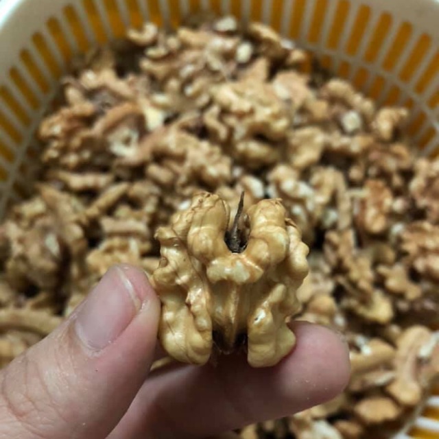 Óc chó tách vỏ