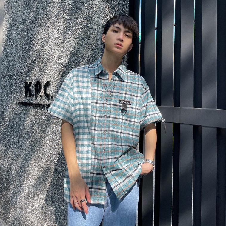 Áo Sơ Mi BOO Ngắn Tay Nam Nữ Unisex Dáng Rộng Kẻ Caro Phối 2 Màu Độc Lạ Cá Tính