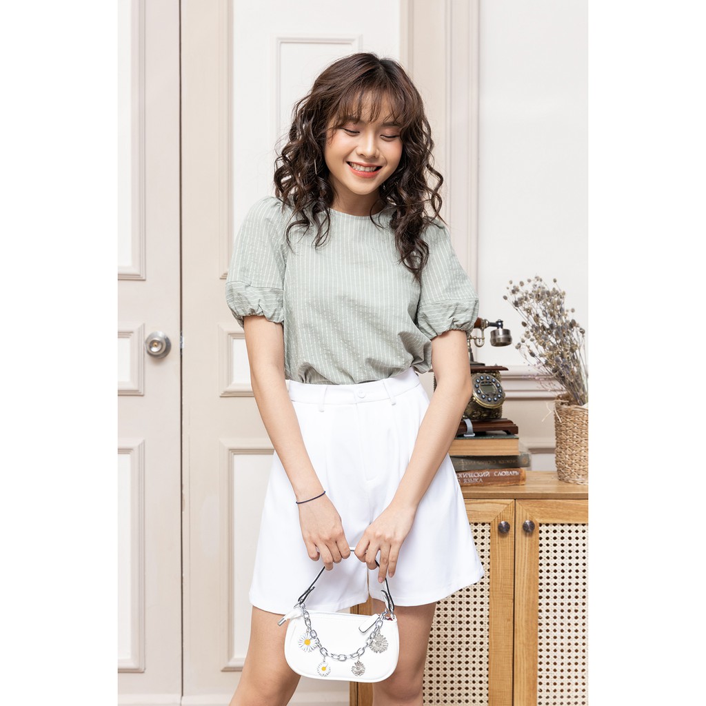 Áo sơ mi nữ ngắn tay kẻ sọc cổ tròn xẻ gấu ASW0422 - 92WEAR