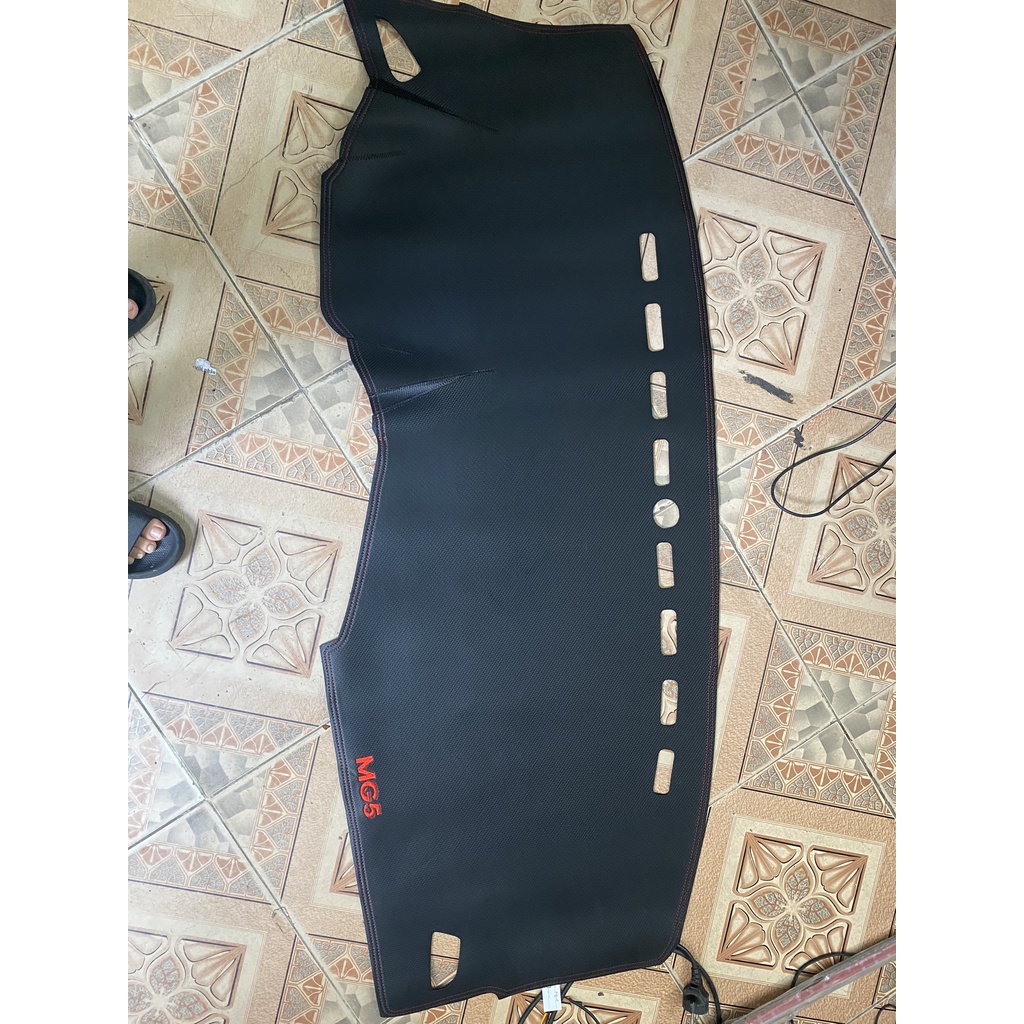 Thảm taplo da cacbon MG5