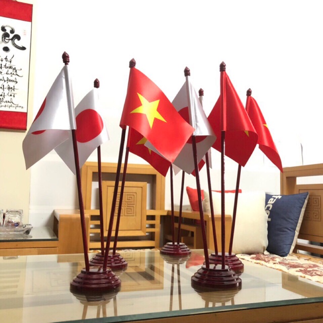 Cờ để bàn Việt nhật