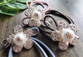 Cột tóc hoa mai đính đá sang chảnh