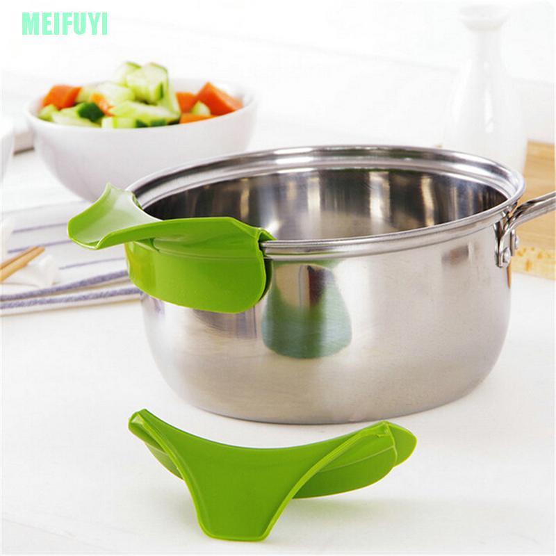 Phụ kiện phễu bằng silicon giúp rót canh súp từ nồi