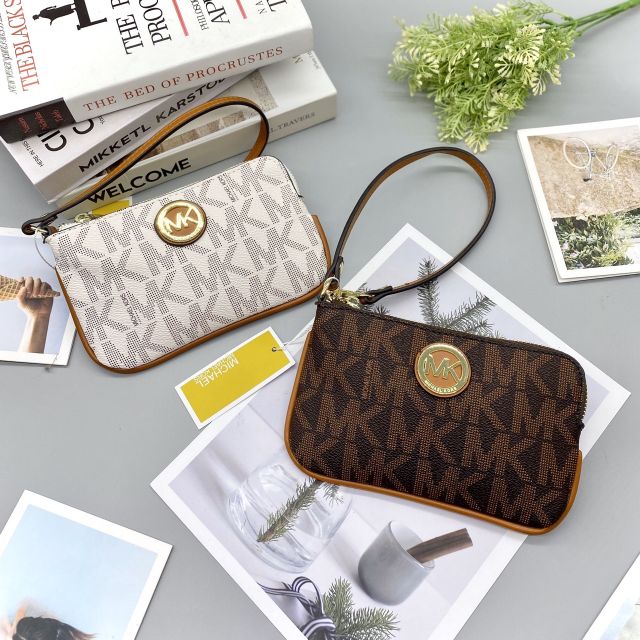 🚨SIÊU HOT VỀ LẠI GIÁ MỚI SIÊU TỐT🚨
💎 VÍ MICHAEL KORS MÓC TAY MỎNG 💎