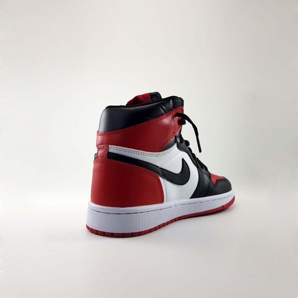 Giày sneaker cổ cao Air Jordan 1 mid retro black red | BigBuy360 - bigbuy360.vn