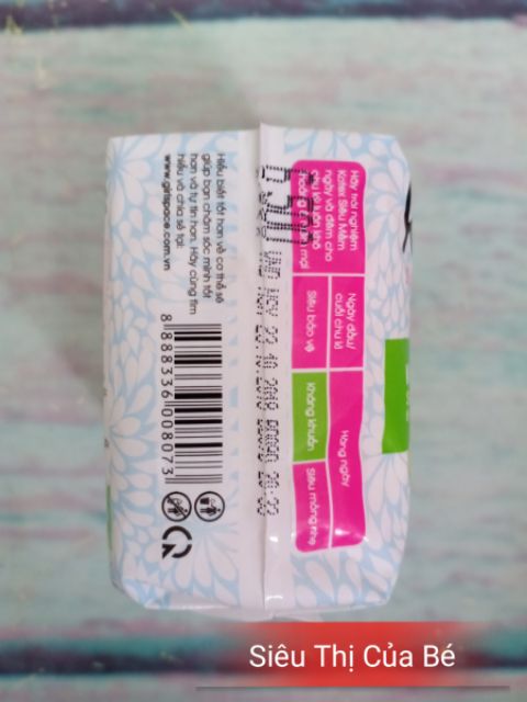 Băng vệ sinh Kotex hàng ngày kháng khuẩn bịch 8 miếng