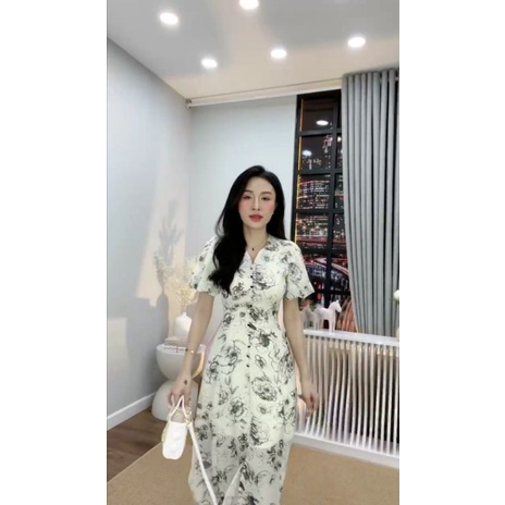 SALE - Đầm voan cổ V họa tiết phối cúc bọc